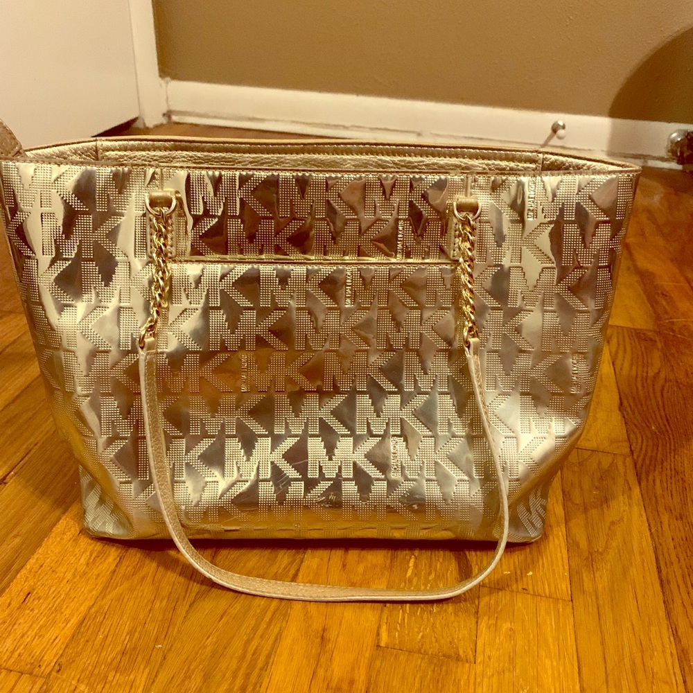 MICHAEL KORS JET SET METALLIC GOLD TOTE